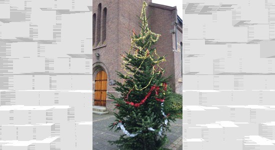 Lampionnen optocht naar de Lindtse Kerk