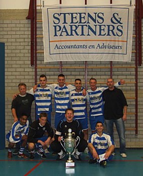 ZBC ’97 wint verrassend Steens en Partners Accountants zaalvoetbal toernooi