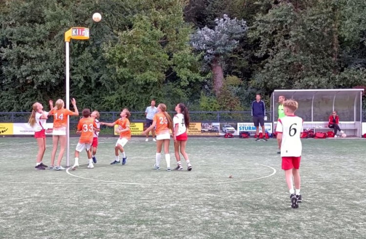 Albatros tegen Oranje Wit
