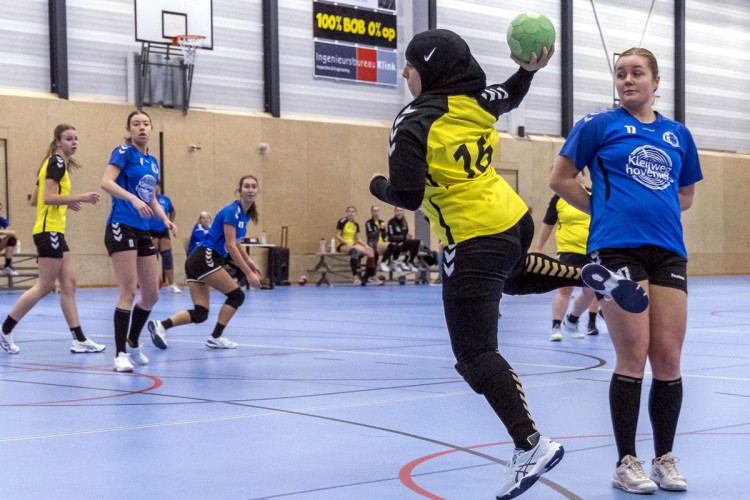 Volle punten voor handbaldames sv Conventus na spannend slot