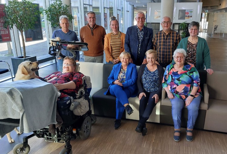 Wat doet de Inwoners Advies Raad Sociaal Domein Zwijndrecht?