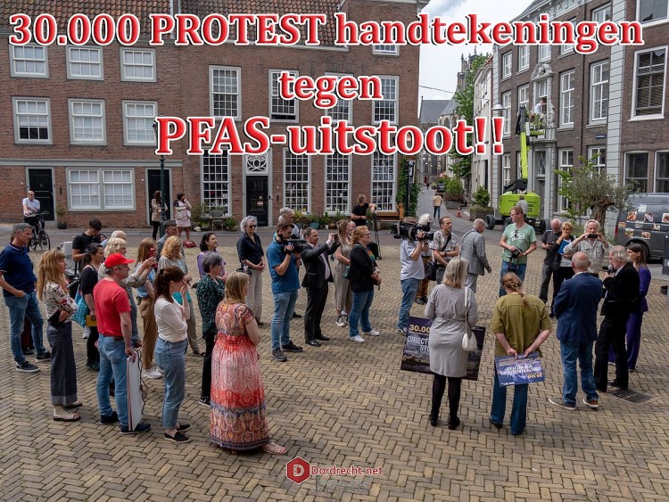 28000 Nederlanders tekenen tegen PFAS: Overhandiging handtekeningen aan Wethouder