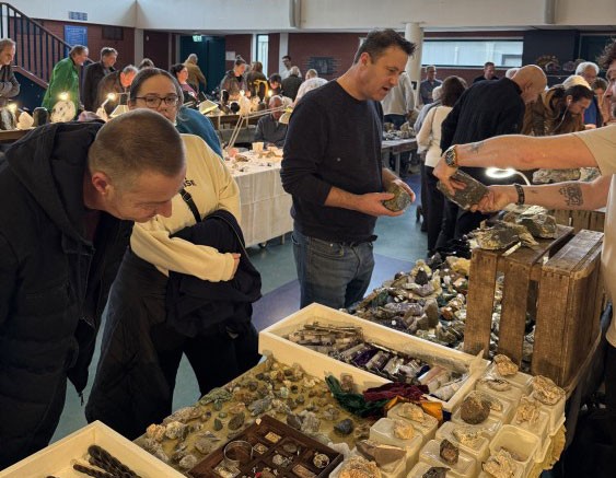 Bijzonder geslaagde mineralen beurs: de hele dag druk