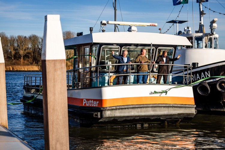 Veerpont naar Puttershoek blijft komende zes jaar varen