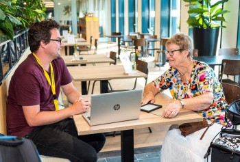 De bieb helpt: ook bij de Belastingaangifte