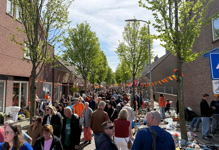 Zwijndrecht geniet van stralende Koningsdag