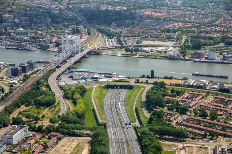 Tweede contract tunnelrenovaties Zuid-Holland gegund; combinatie DSH aan de slag met renovatie Drechttunnel (A16)