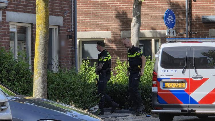 Politie grijpt in na melding van vermoedelijk huiselijk geweld aan Rabarberhof