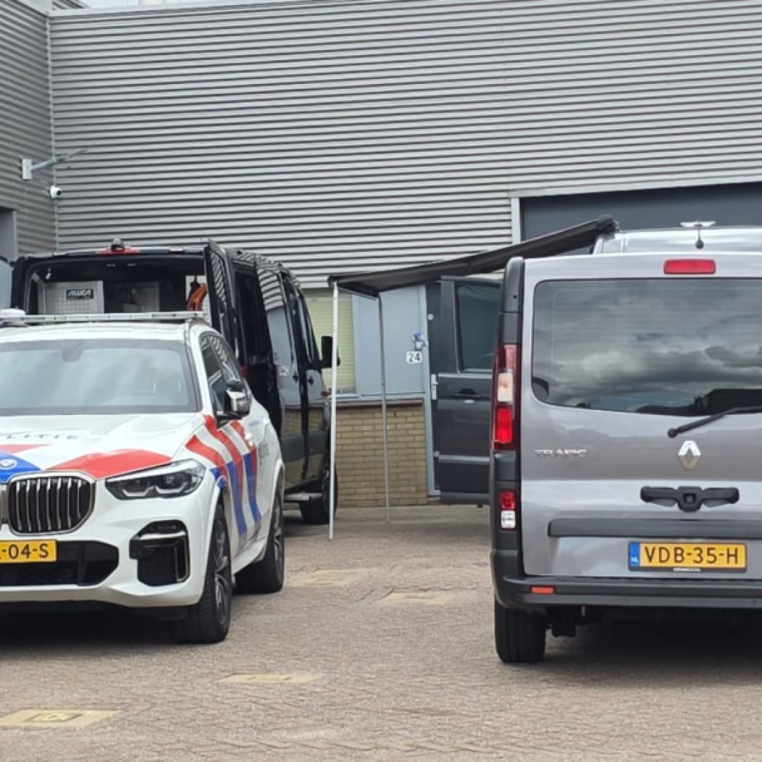 Burgemeester sluit bedrijfspand Hoedemakersstraat door drugsvondst