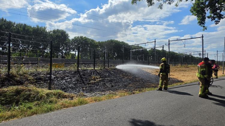 Brand langs het spoor Oude Stationsweg