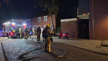 Explosie door vuurwerkbom op balkon van woning