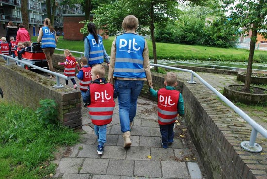 Peuters kindcentrum Dribbel lopen ochtendvierdaagse