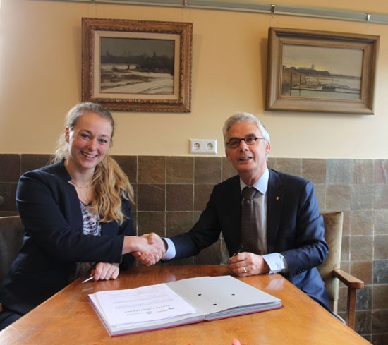 Ondertekening verkoop grond voor woningbouw in Heerjansdam