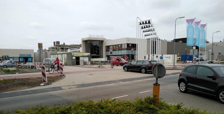 Vernieuwing parkeerterrein winkelcentrum Walburg afgerond