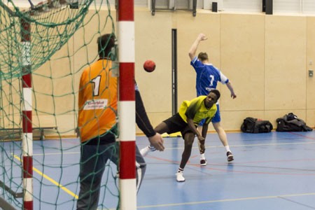 Handbalheren sv Conventus delen mokerslag uit aan Oliveo