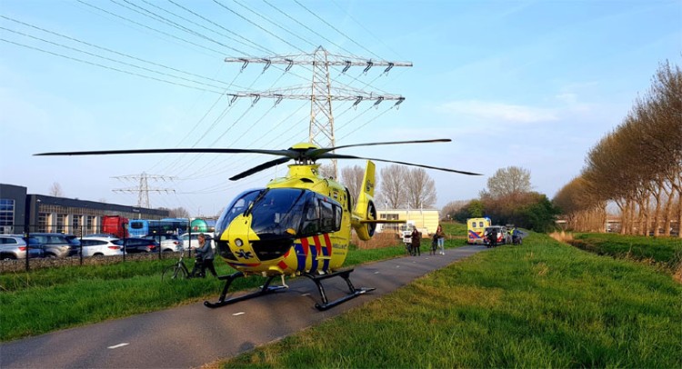 Zwijndrechter ernstig gewond op Molenpad nadat sjaal in wiel kwam