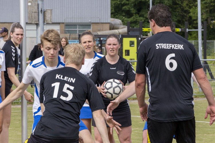 ADO heeft op het veld geen antwoord op spel sv Conventus