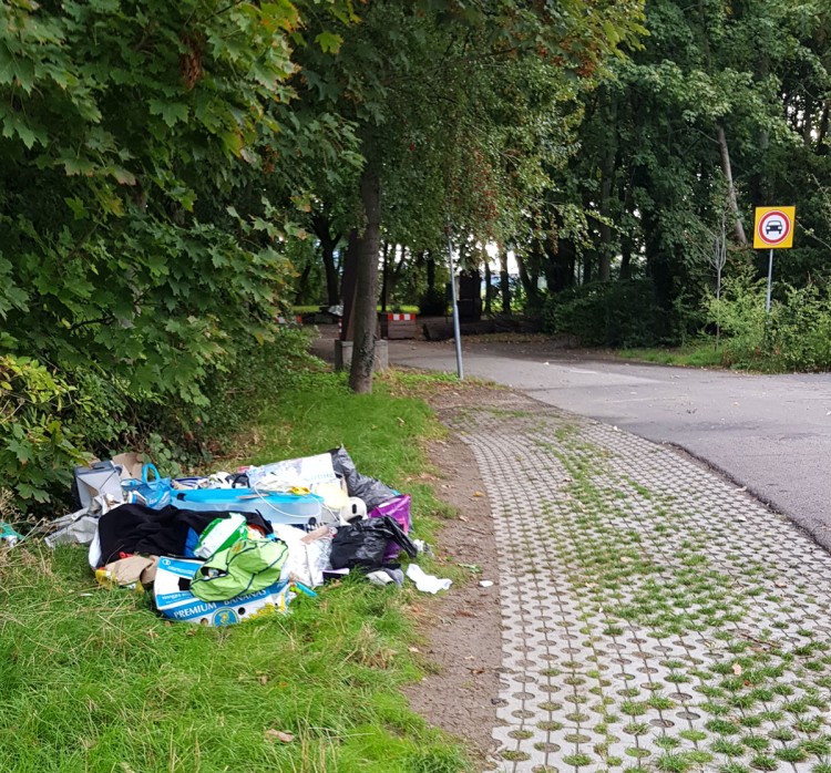 Afval gedumpt in Noordpark